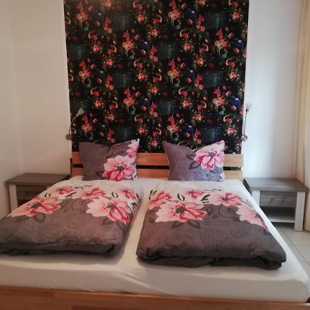 Appartamento Haus Zur Traube Klotten Esterno foto