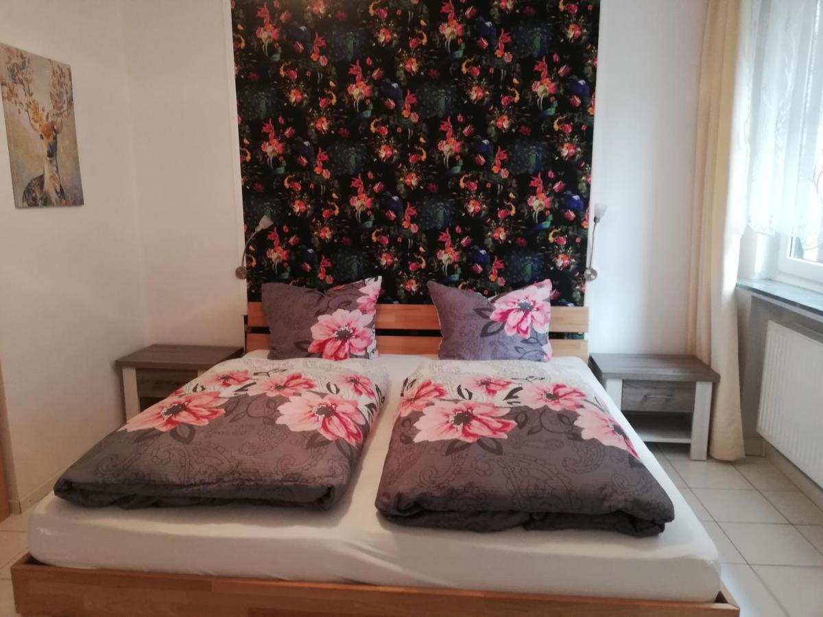 Appartamento Haus Zur Traube Klotten Esterno foto